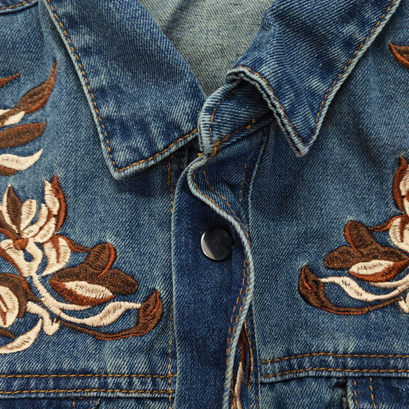 Camicia in denim a maniche lunghe con risvolto ricamato in stile cowboy western da uomo 00380923Z