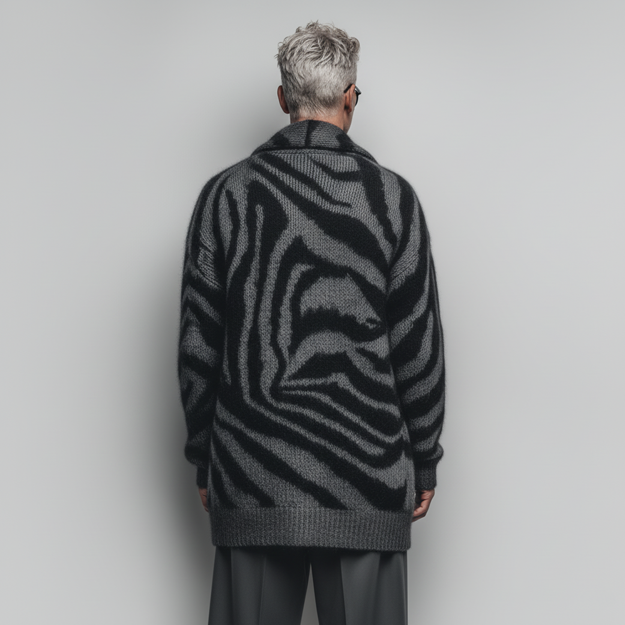 Men's Classic Fashionable Lapel Zebra Print Thigh-length Knitted Cardigan MTA1721J0K