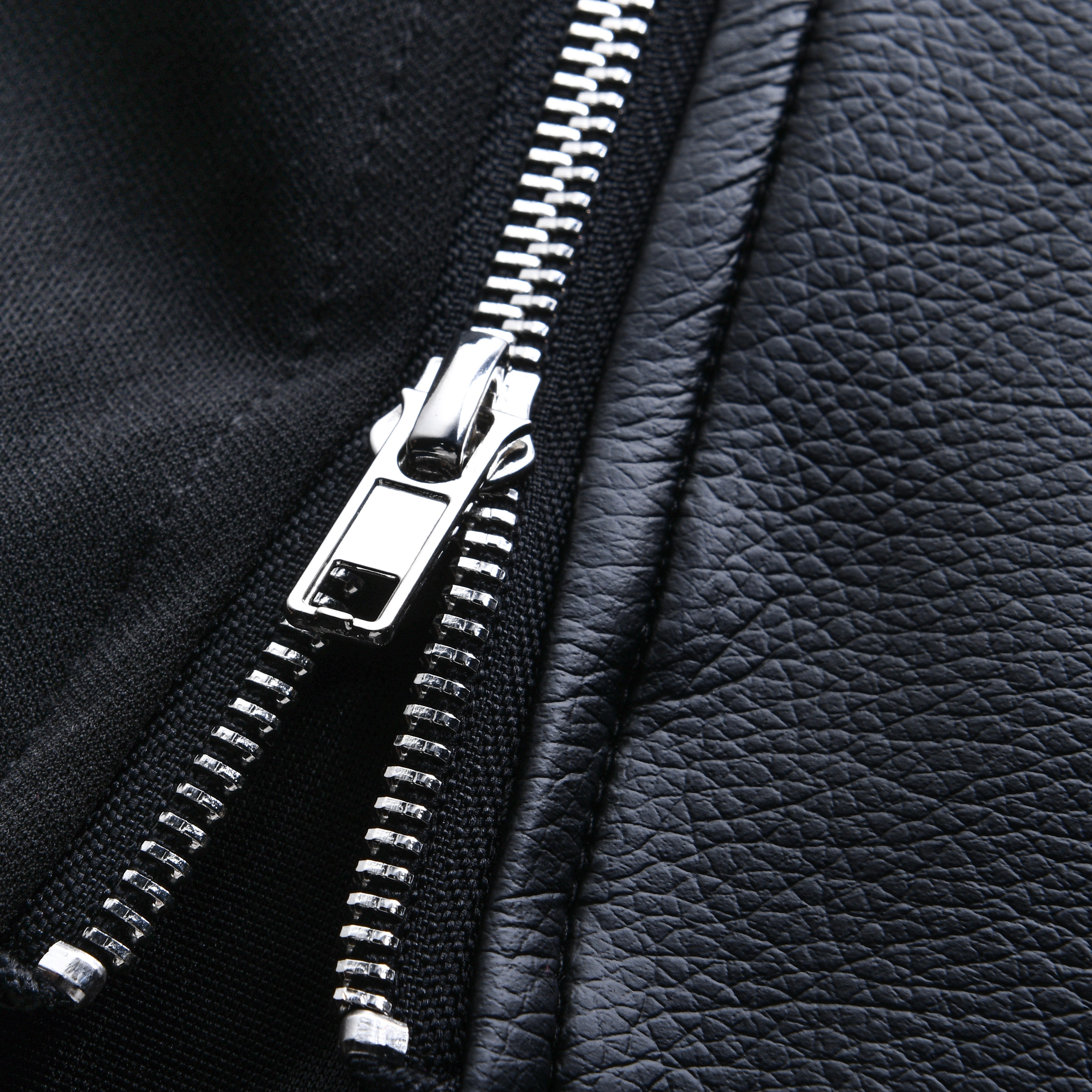 Men's Pu Leather Stitching Zip-up Round Neck Long-sleeved T-shirt(Internal T-shirt not included) 12785925U