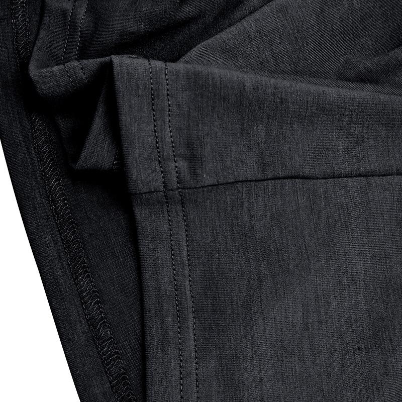 Lässiges, einfarbiges Poloshirt mit langen Ärmeln und Revers für Herren 33969571M