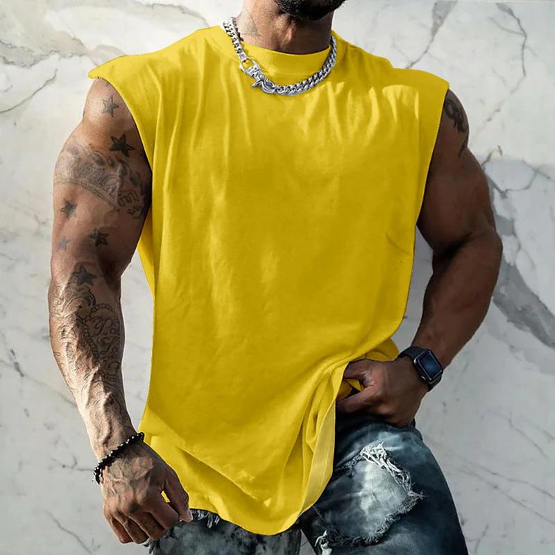 Camiseta deportiva sin mangas con cuello redondo y hombros anchos de color liso para hombre 44699991X