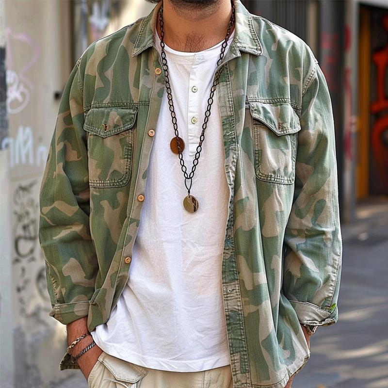 Giacca da uomo con risvolto mimetico e tasca sul petto, modello cargo 38282207Z