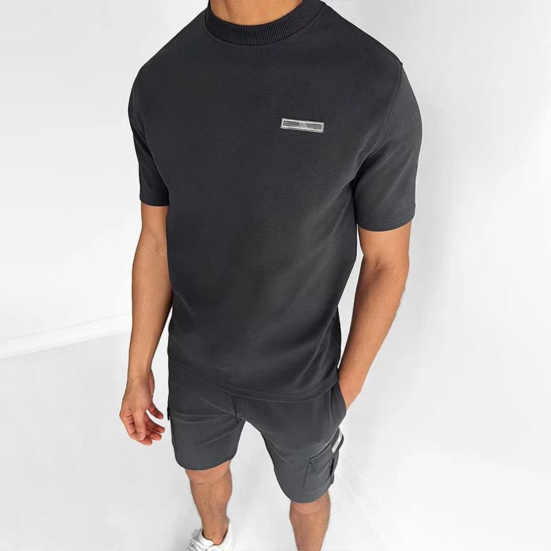 Conjunto deportivo informal de camiseta y pantalones cortos de manga corta con cuello redondo de color liso para hombre 25986168Z