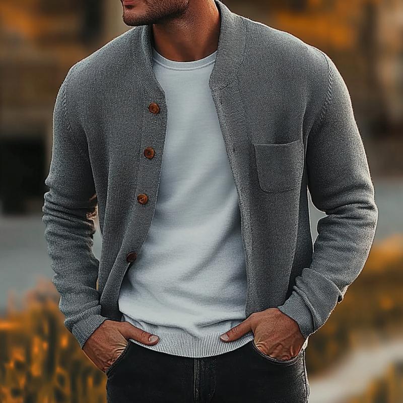 Strikket cardigan med rund hals for menn med brystlomme 89421325Y