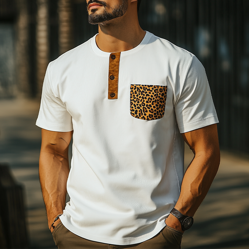 Herre vår- og sommermote retro western cowboy-stil slim fit henley-krage med lomme og leopardtrykk i bomullsblanding med korte ermer MTA0881E0K