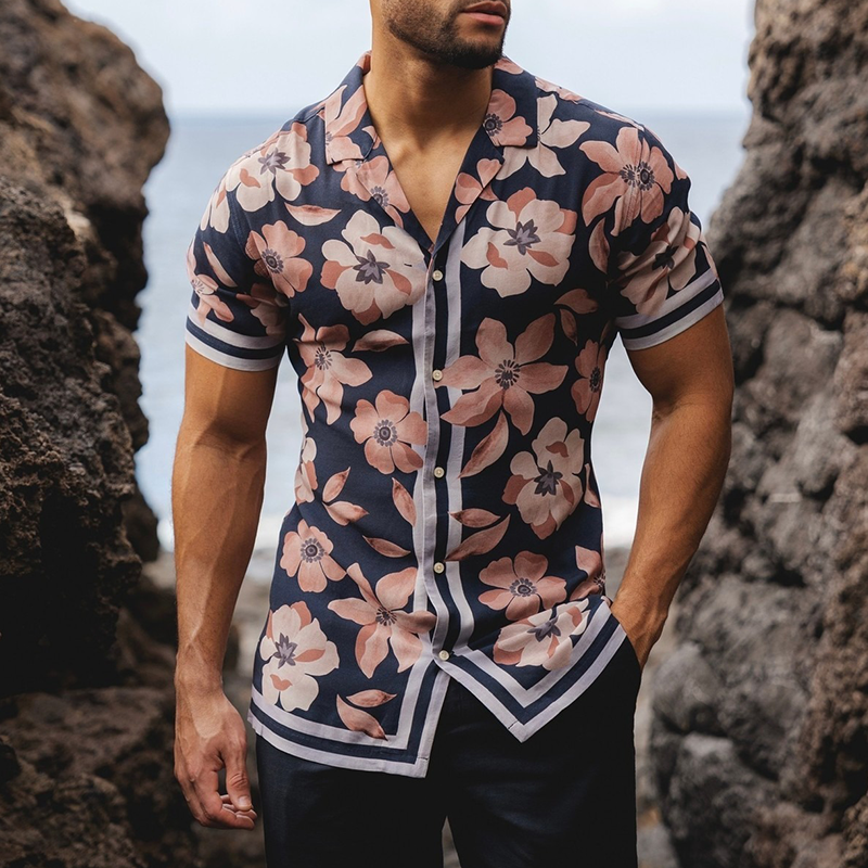 Herreskjorte med kortermet blomstertrykk i resort-stil MTA0796G0X