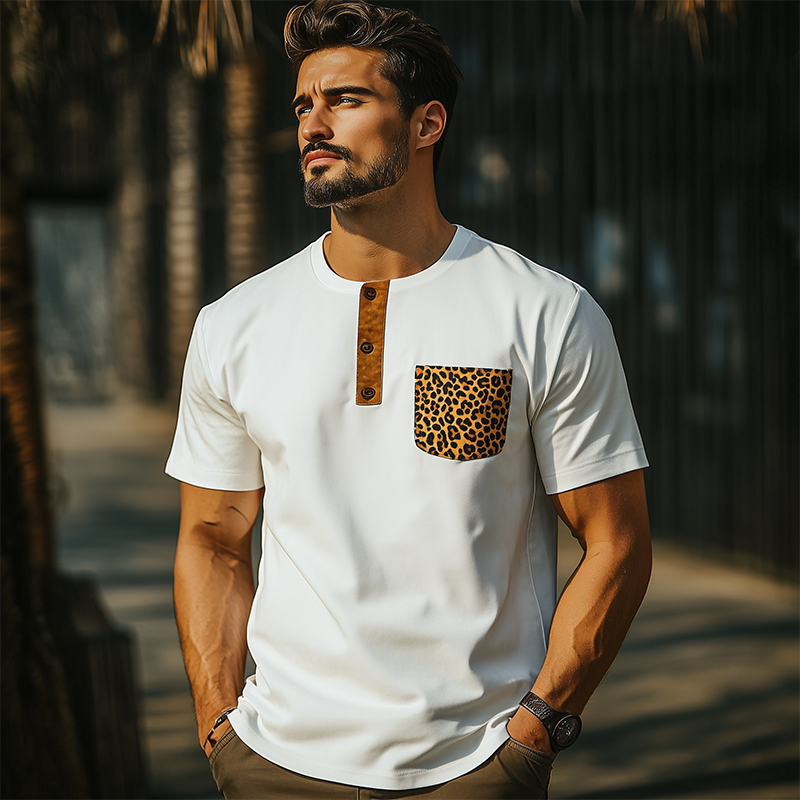 Herre vår- og sommermote retro western cowboy-stil slim fit henley-krage med lomme og leopardtrykk i bomullsblanding med korte ermer MTA0881E0K