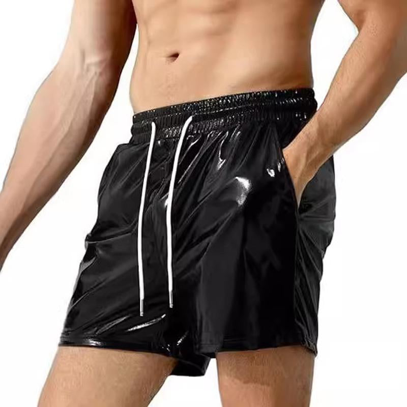 Short décontracté en PU brillant à taille élastique de couleur unie pour hommes 98012478M