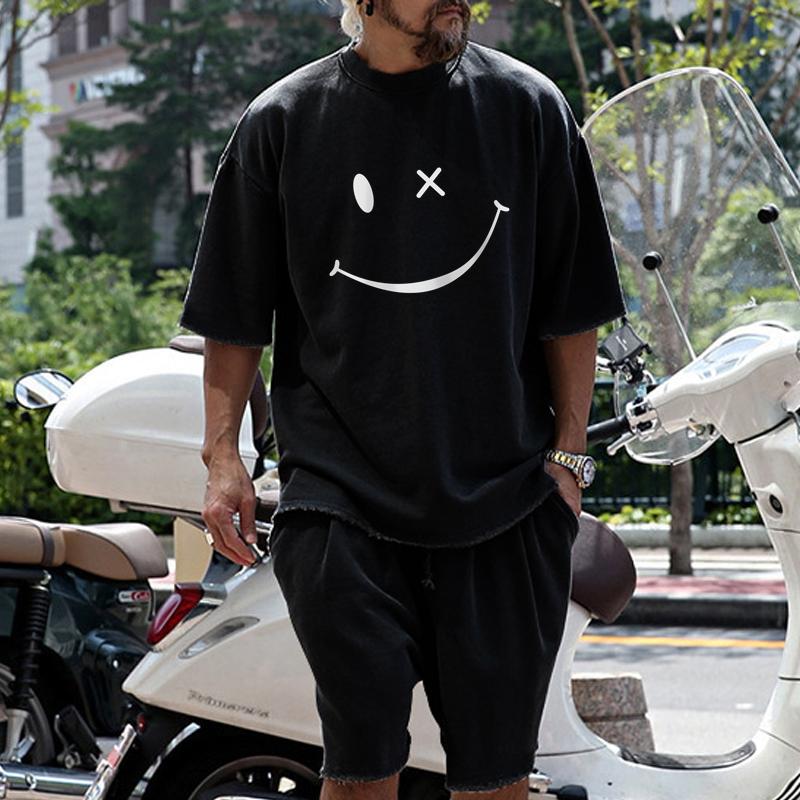 Men's Fashion Loose Smiley Print Short Sleeve T-Shirt and Shorts Set 72530667Z