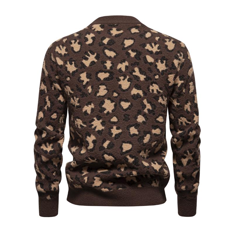 Men's Fashion Stand Collar Leopard Print Slim Fit Pullover Sweater 81270333M