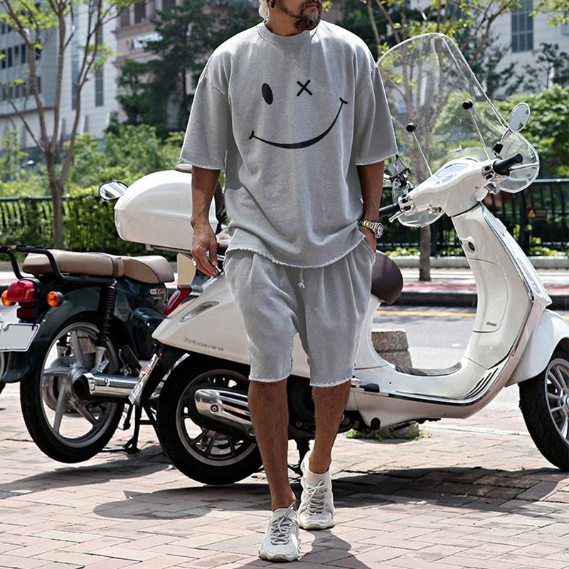 Men's Fashion Loose Smiley Print Short Sleeve T-Shirt and Shorts Set 66196672Z