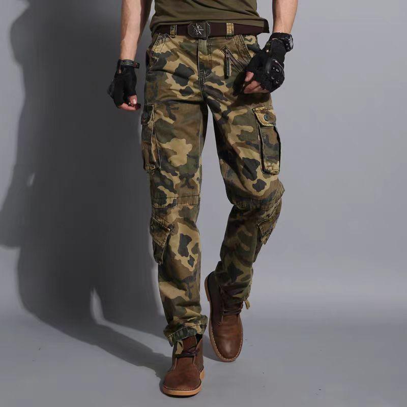 Pantalones cargo rectos con cremallera y múltiples bolsillos de algodón camuflado para hombre 40263270Z