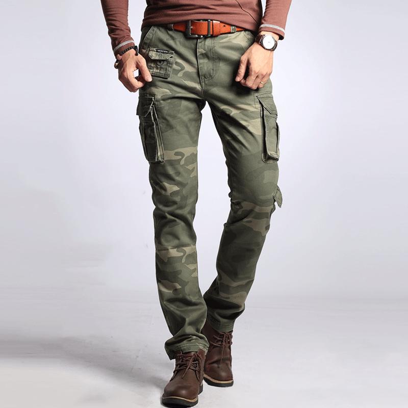 Pantalones cargo ajustados de algodón con múltiples bolsillos y diseño de camuflaje para hombre 08327889Z